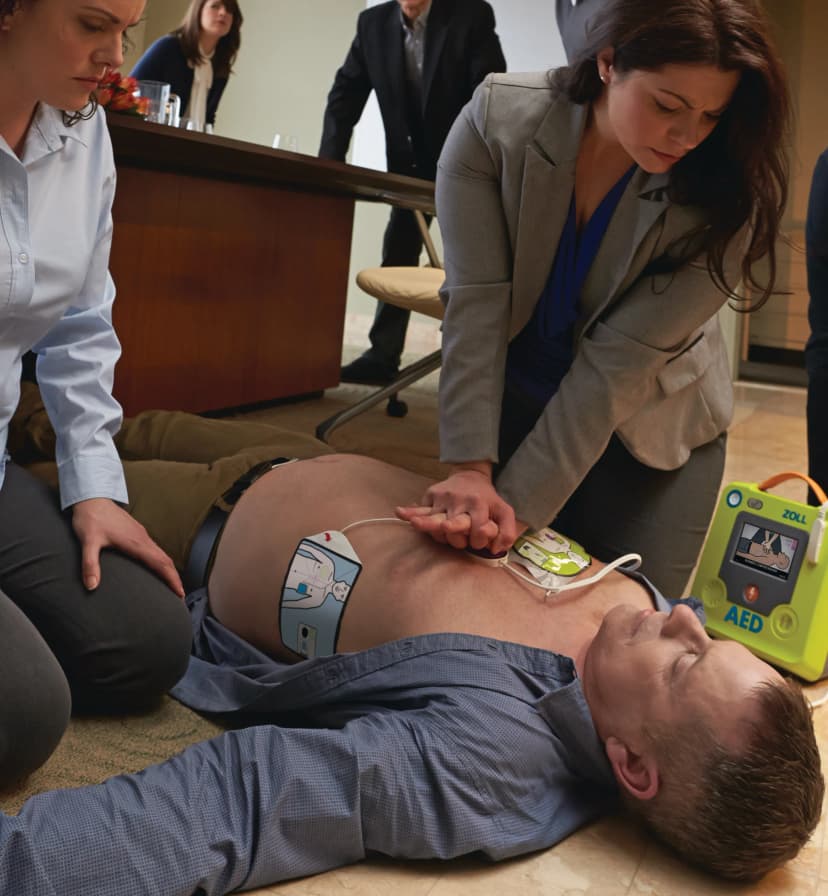 Intervention au bureau avec défibrillateur ZOLL
